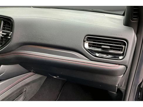 Used 2025 Dodge Durango GT AWD/4WD image 18