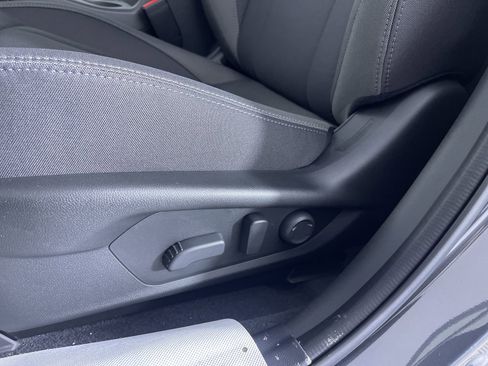 Certified 2025 Subaru Crosstrek 2.0i Premium image 12