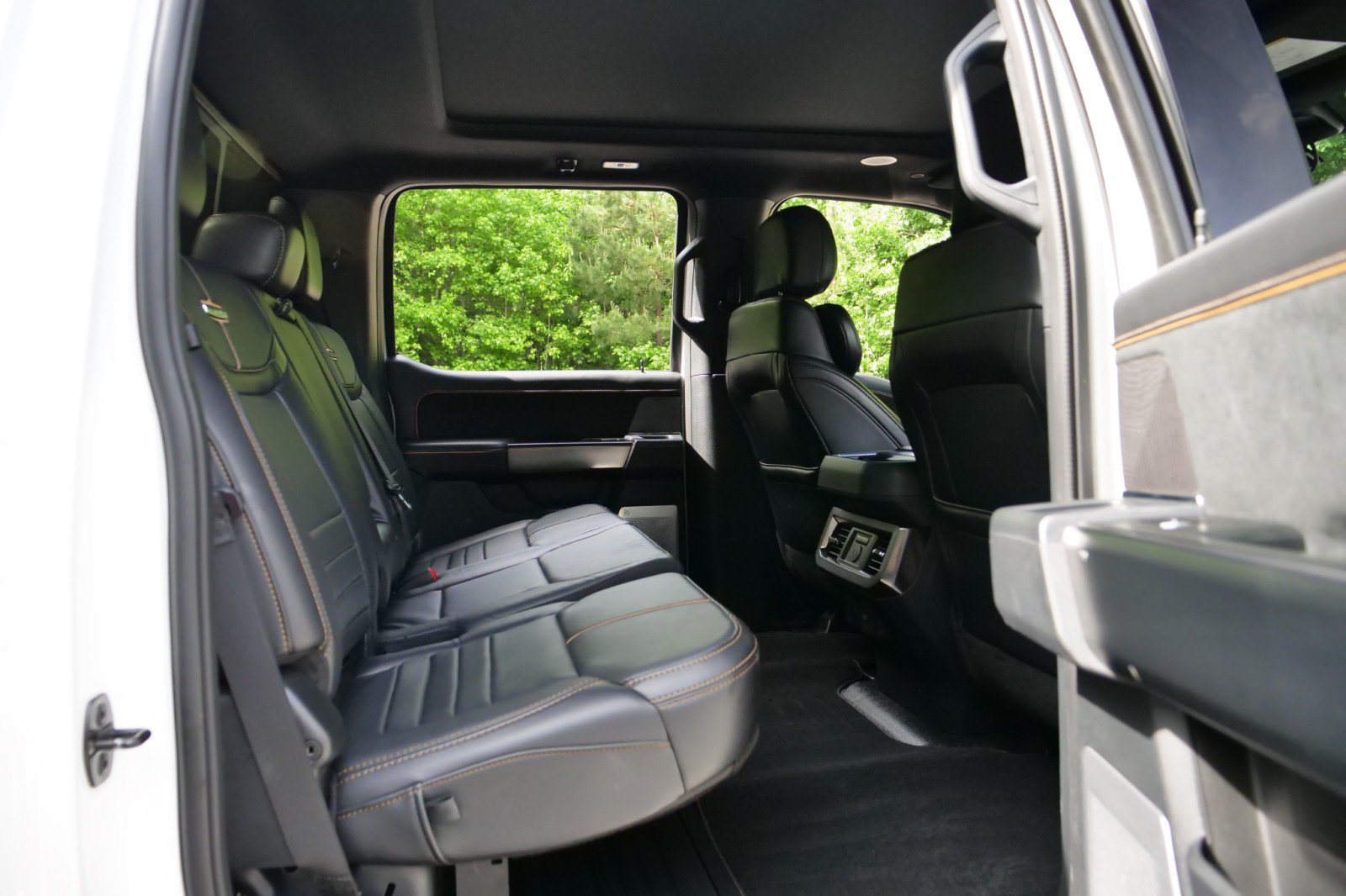 Used 2024 Ford F250 Platinum AWD/4WD image 38