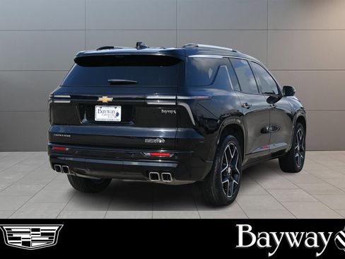 Used 2025 Chevrolet Traverse High Country FWD image 5