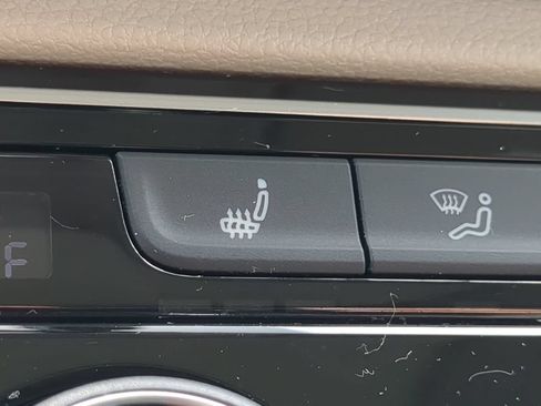 Used 2023 Volkswagen Atlas SE w/ Panoramic Sunroof Package FWD image 28