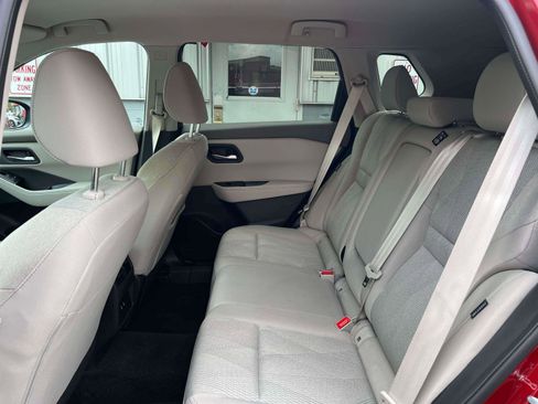 Used 2025 Nissan Rogue SV image 30