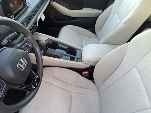 Used 2023 Honda Accord LX image 17