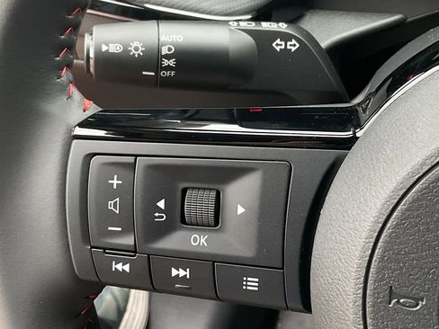 New 2025 Nissan Kicks SR image 23