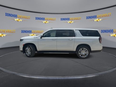 Used 2022 Chevrolet Suburban High Country AWD/4WD image 7