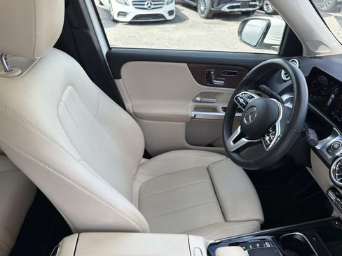 Used 2023 Mercedes-Benz GLB 250 image 11