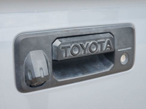 Used 2021 Toyota Tundra SR5 w/ SR5 Upgrade Package RWD image 12