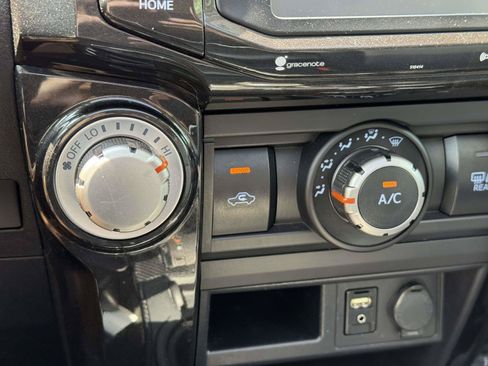 Used 2019 Toyota 4Runner TRD Off-Road Premium AWD/4WD image 30