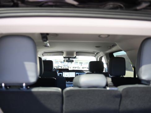 New 2026 Ford Expedition Active image 14