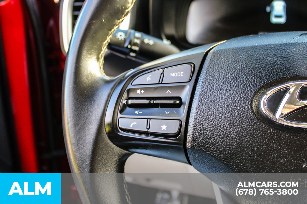 Used 2025 Hyundai Venue SEL FWD image 24