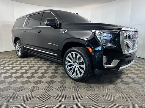 Used 2021 GMC Yukon XL Denali w/ Denali Premium Package image 2