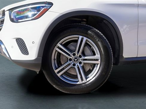 Used 2021 Mercedes-Benz GLC 300 image 4
