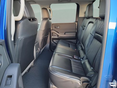 Used 2024 Nissan Frontier SL w/ Technology Package image 10