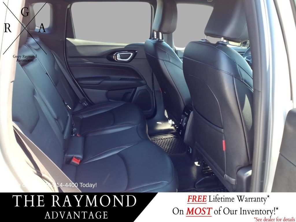 Used 2026 Jeep Compass Trailhawk AWD/4WD image 11