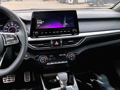 Used 2024 Kia Forte GT-Line image 7