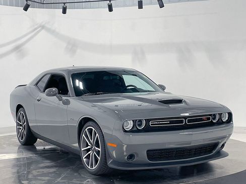 Used 2023 Dodge Challenger R/T image 32