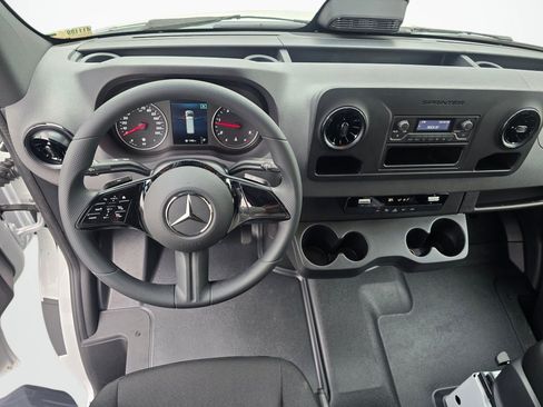 New 2026 Mercedes-Benz Sprinter 2500 image 28