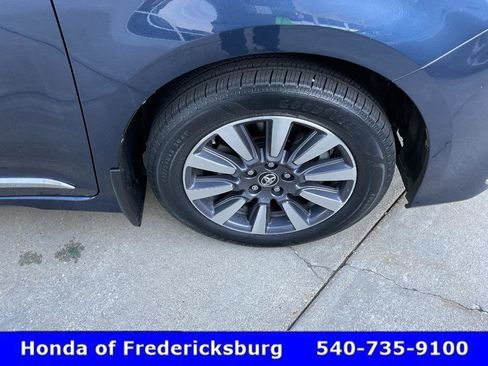 Used 2020 Toyota Sienna Limited Premium w/ Carpet Mat Package AWD/4WD image 13