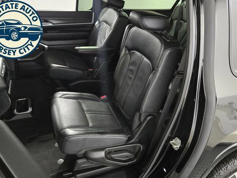 Used 2024 Jeep Wagoneer L Series II AWD/4WD image 31