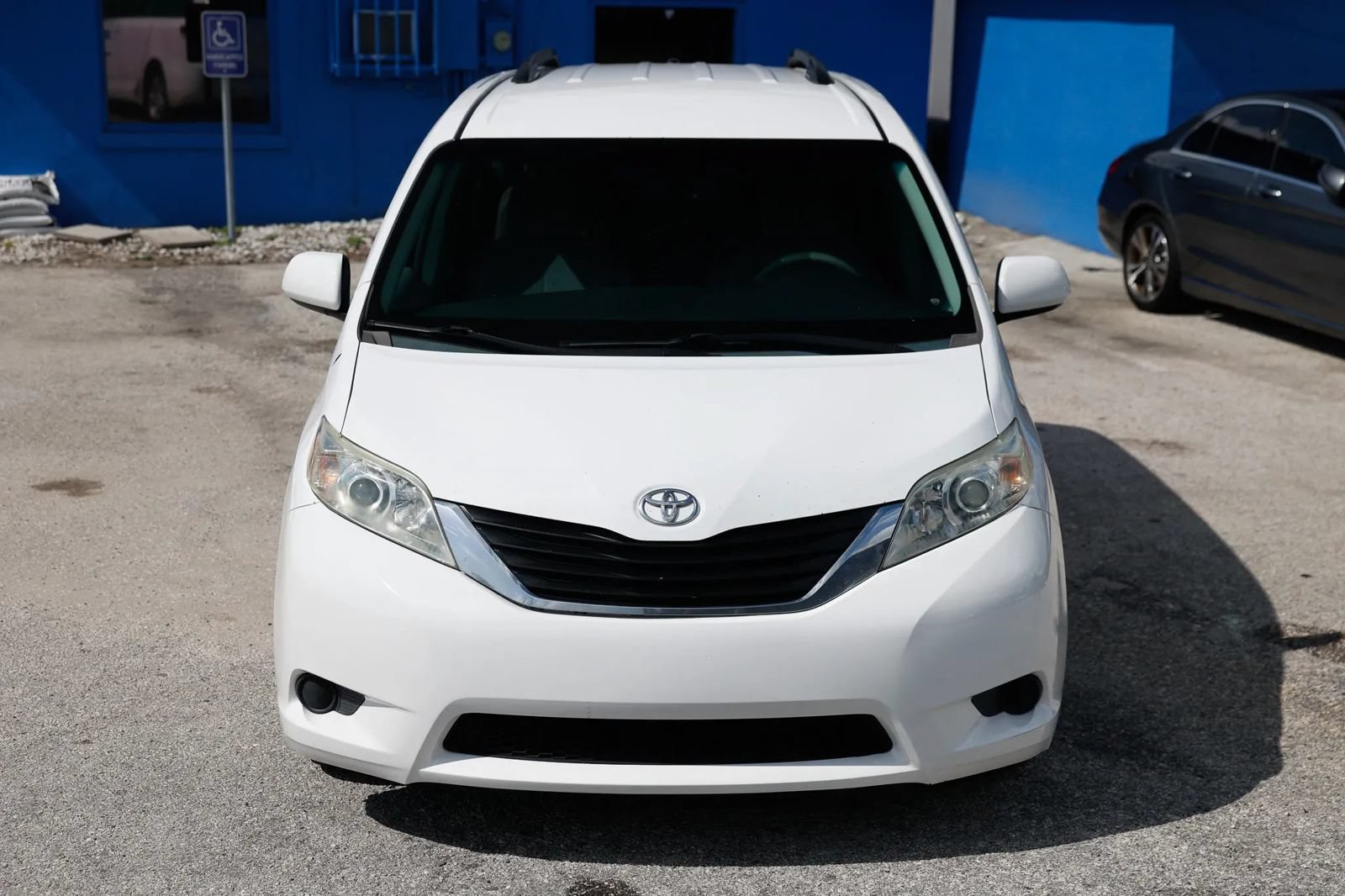 Used 2014 Toyota Sienna LE FWD image 10