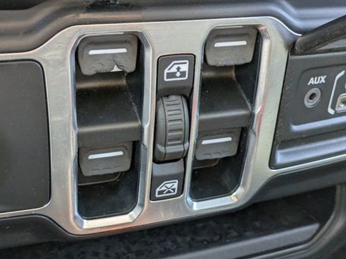 Used 2020 Jeep Wrangler Unlimited Sahara w/ Uconnect 4C Nav & Sound Group image 19