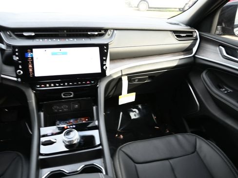 New 2026 Jeep Grand Cherokee Limited image 16