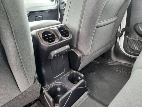 Used 2025 Jeep Wrangler Unlimited Sport AWD/4WD image 35