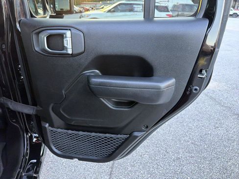 Used 2025 Jeep Wrangler Unlimited Sport AWD/4WD image 15