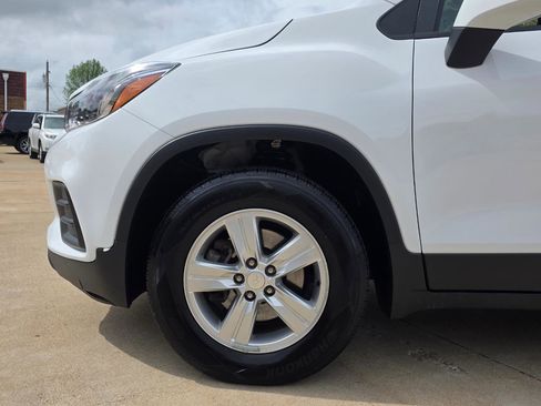 Used 2020 Chevrolet Trax LS w/ Fleet Convenience Package AWD/4WD image 27