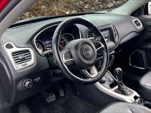 Used 2018 Jeep Compass Latitude w/ Popular Equipment Group image 12