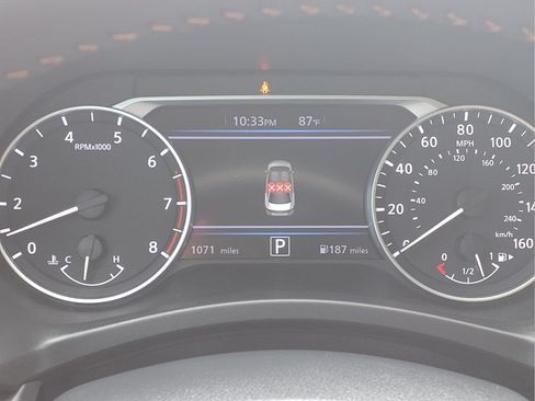 Used 2025 Nissan Sentra SR FWD image 18