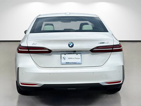 New 2027 BMW i5 xDrive40 AWD/4WD image 4