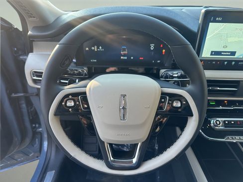 New 2026 Lincoln Corsair Premiere image 12