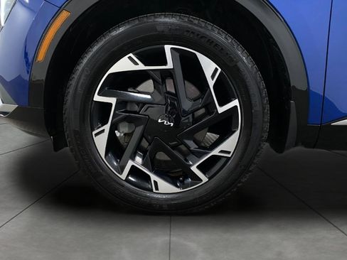 Used 2025 Kia Sportage SX image 13