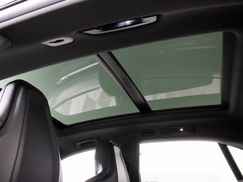 Certified 2025 Porsche Macan 4S Electric image 21