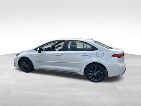 Used 2025 Toyota Corolla SE w/ SE Premium Package FWD image 2