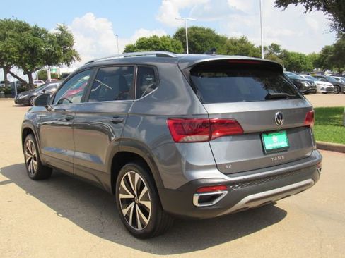 Used 2023 Volkswagen Taos SE image 9