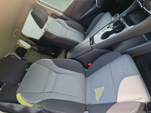 Used 2023 Nissan Rogue SV FWD image 27