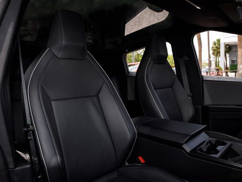 Used 2025 Tesla Cybertruck AWD Crew Cab image 11
