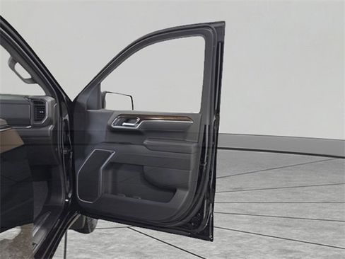 New 2025 GMC Canyon Elevation w/ Convenience Package image 18