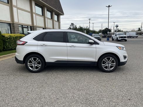 Used 2015 Ford Edge Titanium w/ Technology Package AWD/4WD image 3