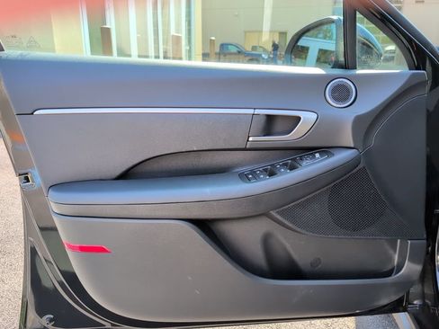 Used 2025 Hyundai Sonata SE FWD image 12