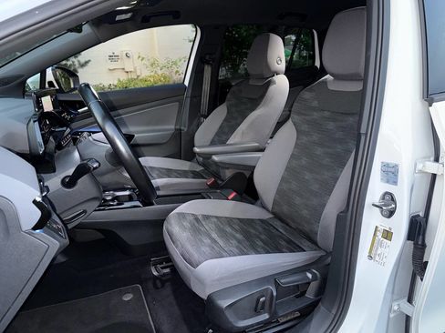 Used 2021 Volkswagen ID.4 Pro w/ ID.4 Protection Package image 19