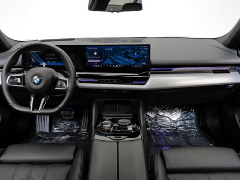 Used 2026 BMW 530i xDrive AWD/4WD image 19