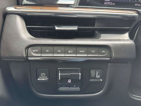 Used 2021 Cadillac Escalade ESV Premium Luxury Platinum AWD/4WD image 22