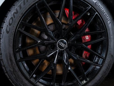 Used 2023 Audi S8 image 10