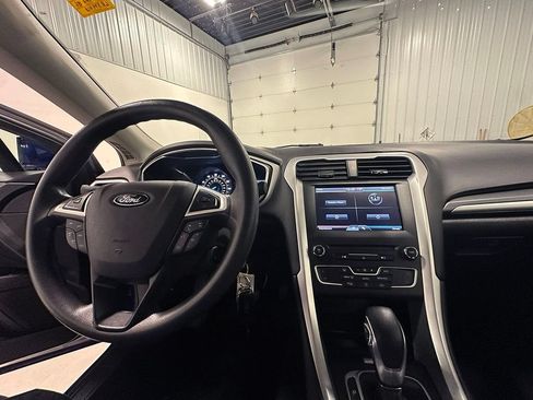 Used 2016 Ford Fusion SE FWD image 36