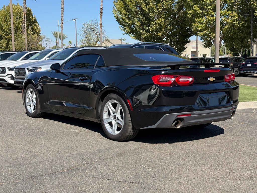 Used 2023 Chevrolet Camaro LT RWD image 5