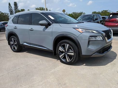 Used 2023 Nissan Rogue SL FWD image 2