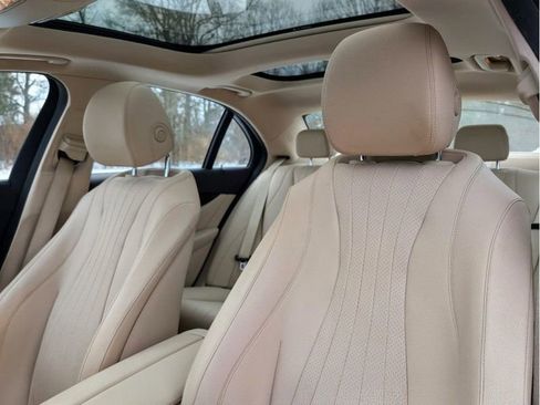 Used 2018 Mercedes-Benz E 300 4MATIC w/ Premium 2 Package image 16